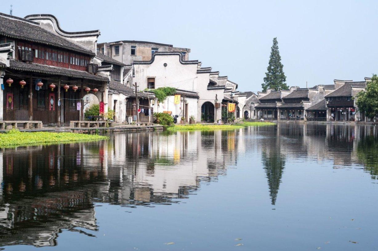 向上跳的香蕉